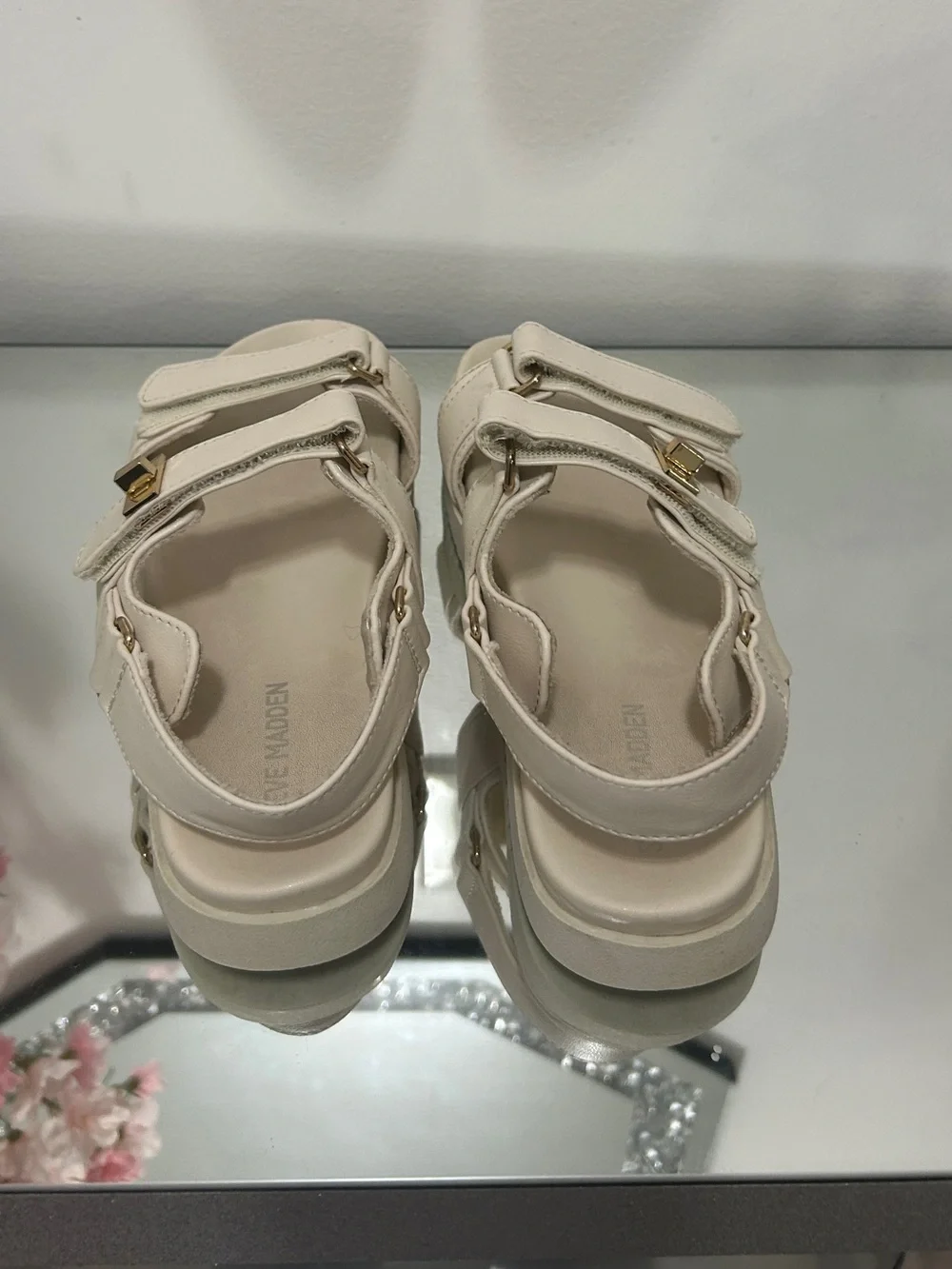 Steve Madden Girls Sandals Size 2 Beige Velcro Comfort Sport Casual